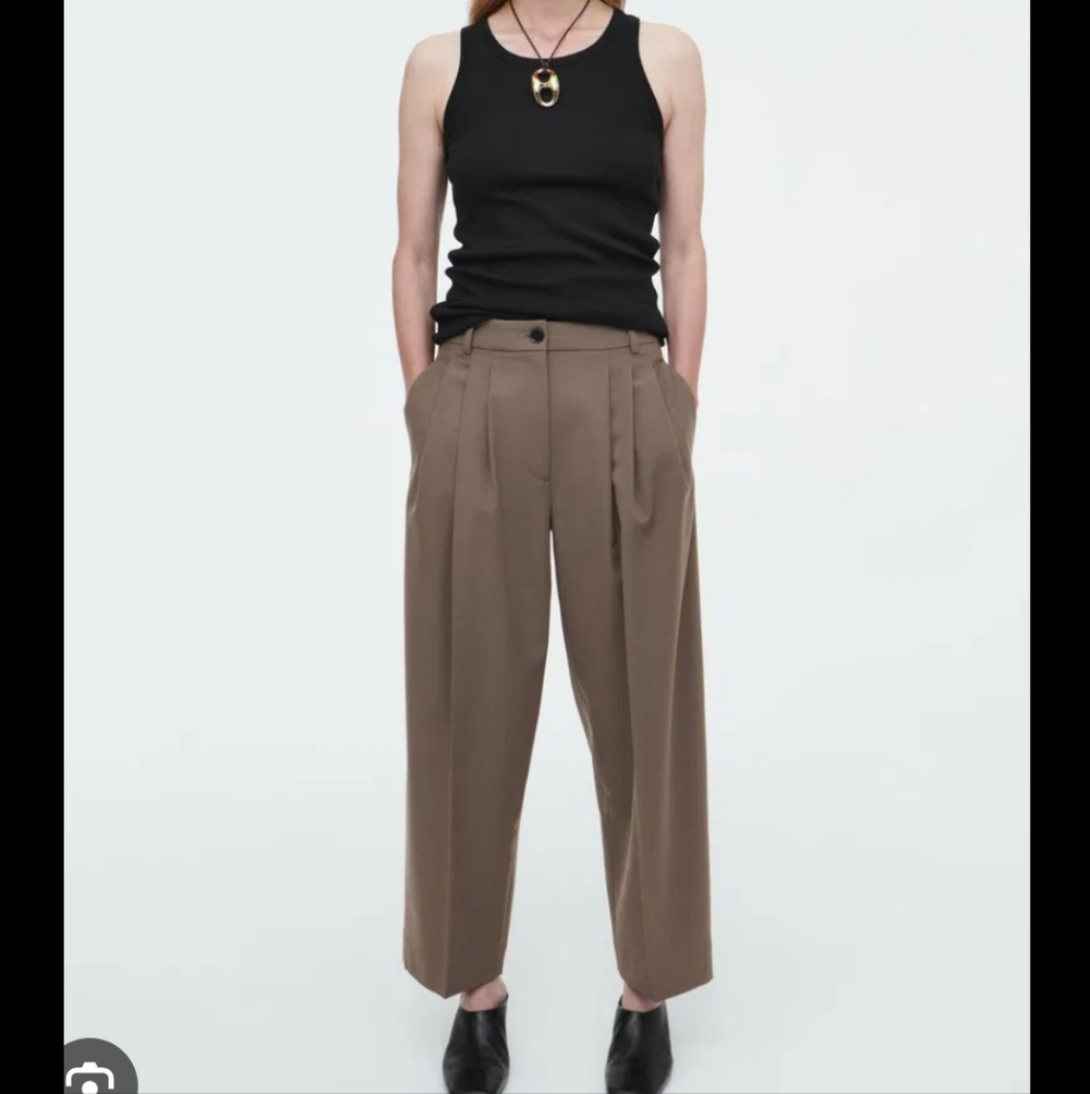 Size 6 COS PLEATED BARREL-LEG WOOL TROUSERS